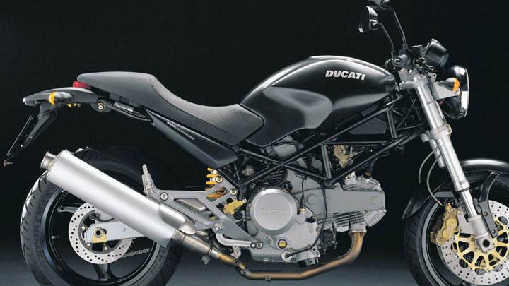 Side Pose of Ducati Monster 620 2004 in Black